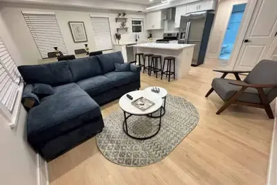 Image de Brand New constructed duplex in the heart of Brookfield (Brookfield, Il)
