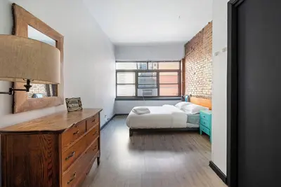 Image de Classic 3br/1ba Flat! Minutes to Penn Station!
