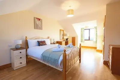Tranquil Dingle Hideaway