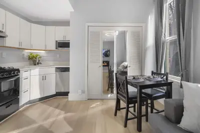 2-bedroom apartment close to downtown and Collegetown