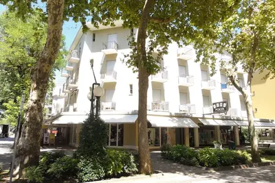 Image de Three-room apartment sleeps 4 near the spa