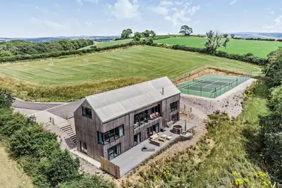Image de Riverview Farmhouse - Six Chambres Maison, Couchages 10