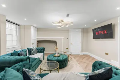 Image de Experience Elegance in Central Bath