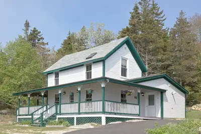 Image de Quaint 2-bedroom house with WiFi in charming Stonington, just above the harbor
