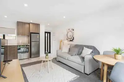 Image de Exceptional Value For Money Sunny Warm 5 Mins Cbd