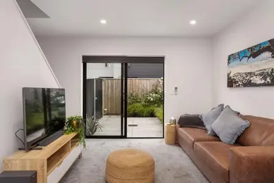 Image de Home Away From Home Cbd Location