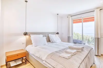 Image de Luxurious 3br apartment with stunning sea views, pool, tennis & prime location