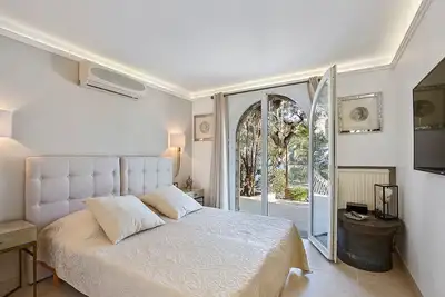 Image de La Toguna - Luxurious 9-bedroom villa with WiFi, Ac, Swimming Pool in Cannes
