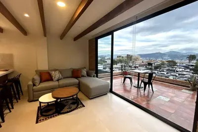 Image de Modern 2-Bedroom Apartment with Breathtaking Views
