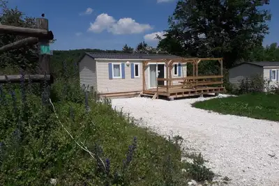 Image de Bungalow 1 : Lacs Ă 800m et Cascades Ă 2km