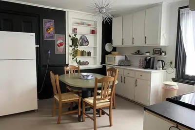 Image de Charming, Spacious Apartment in the Heart of the Historic City of Old Terrebonne