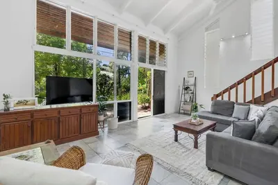 Image de Nirvana Steps to Four Mile Beach with Shared Pool