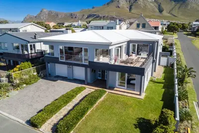 Image de 164@Beach Road - large family home with ocean views