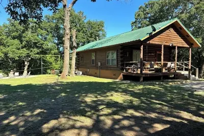 Image de Charming Cabin with Hot Tub