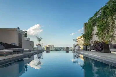 Image de Experience Philly Culture at this Trendy Suite | City Views | Rooftop Pool