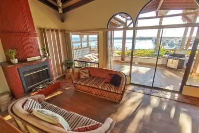 House with spectacular ocean views located in a very secure private area