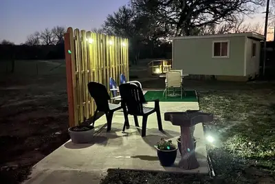 Image de Cozy Cottage with Fire Pit, Deck and Stargazing Views
