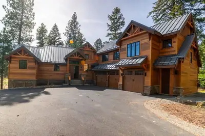 Image de 4-bdrm en-suite on the 13th fairway! Ev charger, Sauna, Steamshower & hot-tub