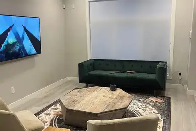 Image de Ombre' Home- A Stylish & Cozy Retreat for your stay!