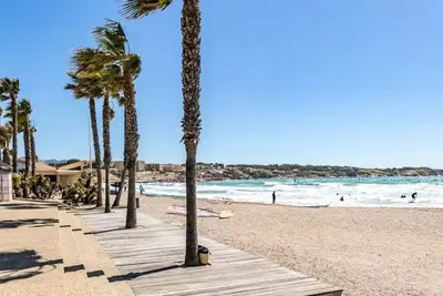 Image de Schönes Haus 200m vom Meer mit privatem Pool Spa und petanque Grundstück