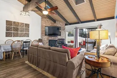Image de *Special* Tahoe Townhome~Lake~Beach~Pool~Amenities