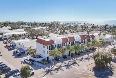 Image de Park Place - 2 bedroom townhome in the Historic District of Boca Grande, perfect for up to 4 guests.