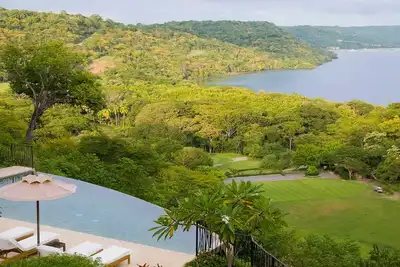 Image de Just Renovated—Free Beach Club Passes, The Best Monkey Views!