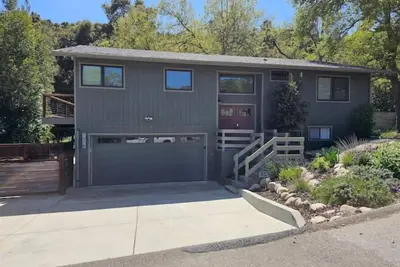 Image de Quiet 3-bedroom house in Atascadero 'Wine Country' with WiFi, Ac, Jacuzzi