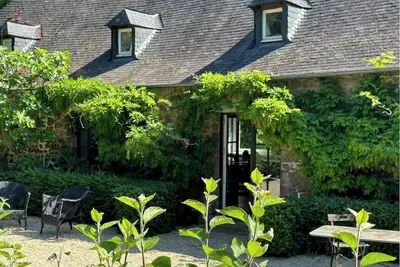 Image de Spacious Country House nestled in Chateau Gardens
