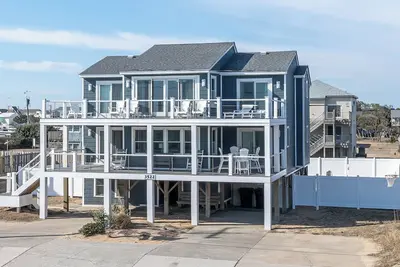 Image de Experience Ocean Views at Pinstripe Paradise, 5 Br, Pool, Pets Ok!