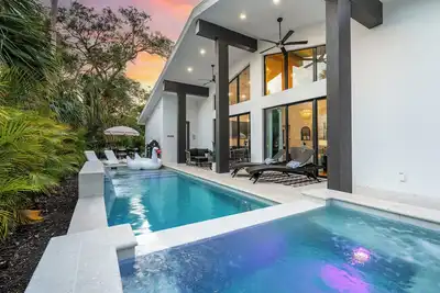 Image de Lux Pelican's Perch | Heated Pool + Hot Tub + Gym