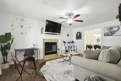 Image de Charming 3-bedroom house with WiFi and Ac in Stone Mountain