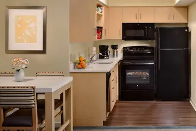 Image de Affordable Suite with Full Kitchen, Seasonal Pool and Pet-Friendly