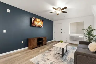 Image de Charming 1-Bedroom - 35 Min to Lake Tahoe, Near Downtown Reno, Free Parking!