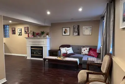 Image de Cozy 1-bedroom apartment Courtice. Pet Friendly! ! !
