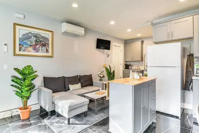 Image de 8 Mi to Dtwn Pdx: Unique Pet-Friendly Home!