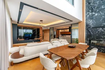 Image de Spacieuse villa de 5 chambres avec WiFi et climatisation dans un charmant