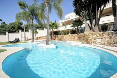 Immense villa de golf avec l'un des plus grands spas de Marbella