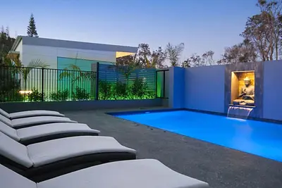 Image de Cavvanbah | April Sun Villa - Construction Zone