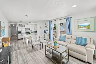 Image de Delightful 2br Duplex | Minutes from the Shore