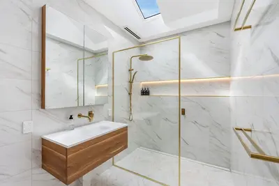 Image de Stylish Family Getaway with Modern Comforts