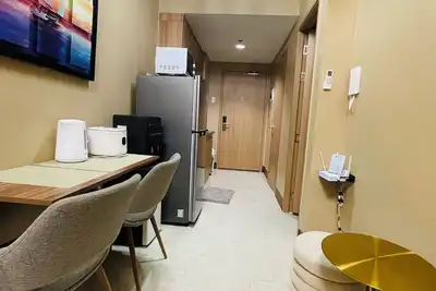 Image de Near Mall Of Asia Stylish 1BRCondo w/ Balcony\nFast 100mbps Wifi\nSmart Tv Netflix