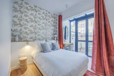Image de Charming 2-bedroom apartment with WiFi, Ac in historic center Avignon