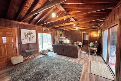 Image de Cabin With Lake on 10Acres Outside Atl Where Friends & Family Meet Nature