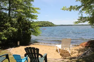 Pond front with Private Beach and Central A/C