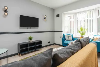 Image de 3 Mins to Stadium | W/M | Dishwasher | Sofa Bed
