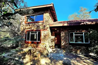 Luxury Guesthouse Co @ FlintstoneHouse\n5bedroom house in phenomenal Marloth Park