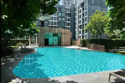Image de 5 Mins Mall, Mrt 28 sq. ft. , with access to pool, co-working space, and gym