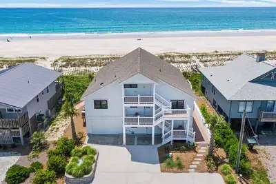Image de Amazing Grace #189 Oceanfront Luxurious Home, Sleeps 22, Hot Tub & Game Room!