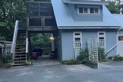 Image de Adirondack Carriage House-near trails, skiing, waterways, and towns.